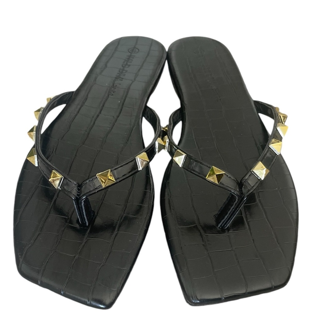 Alligator embossed pattern with gold spikes. - Picture 4 of 5